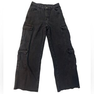 Women’s black wide leg Y2K cargo pocket utility workwear high waisted jeans 26